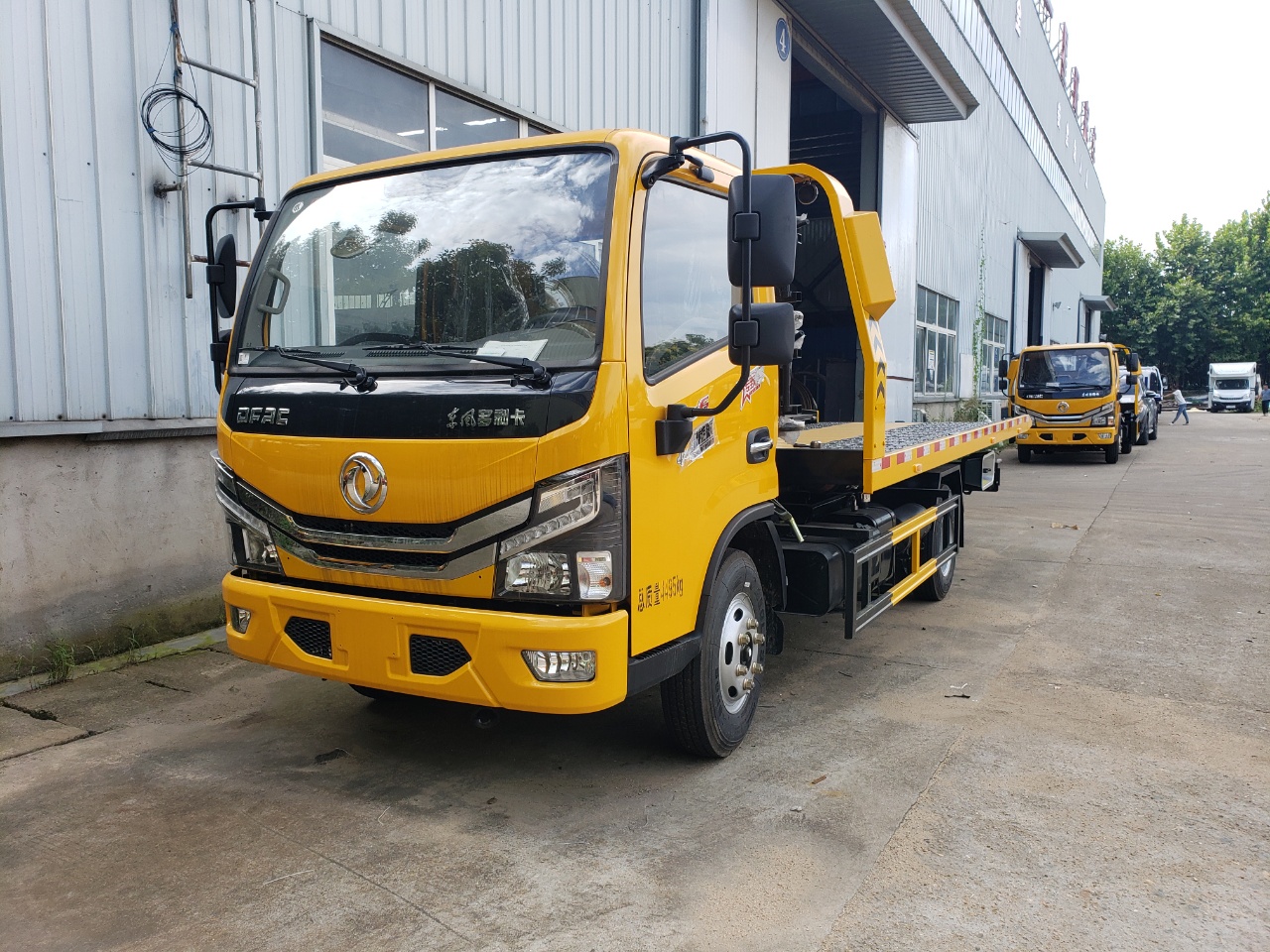 東風多利卡清障車