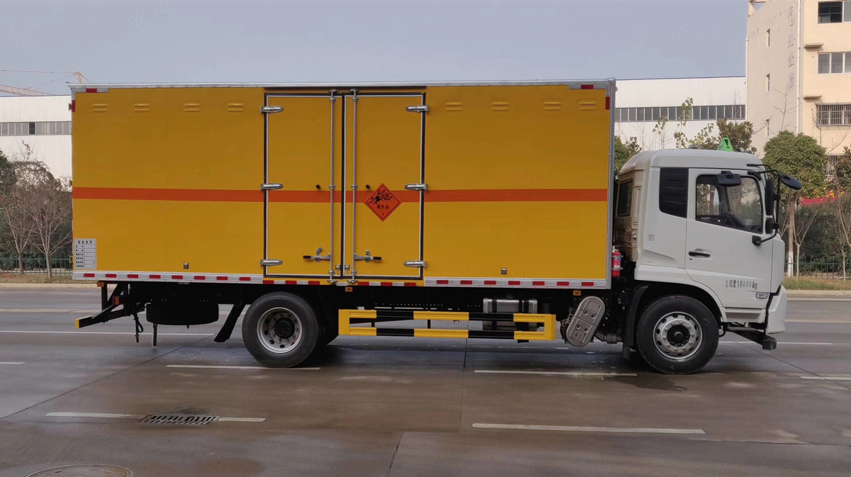 東風天錦 10噸爆破器材運輸車