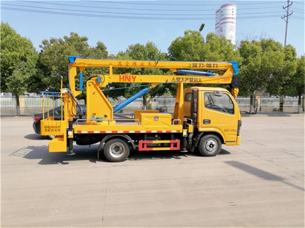 東風(fēng)13.5米高空作業(yè)車